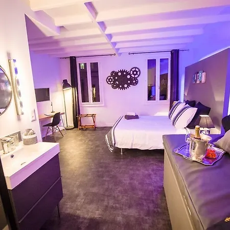 Bed & Breakfast La Maison Gustave 4*