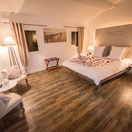 La Maison Gustave Bed & Breakfast 4*