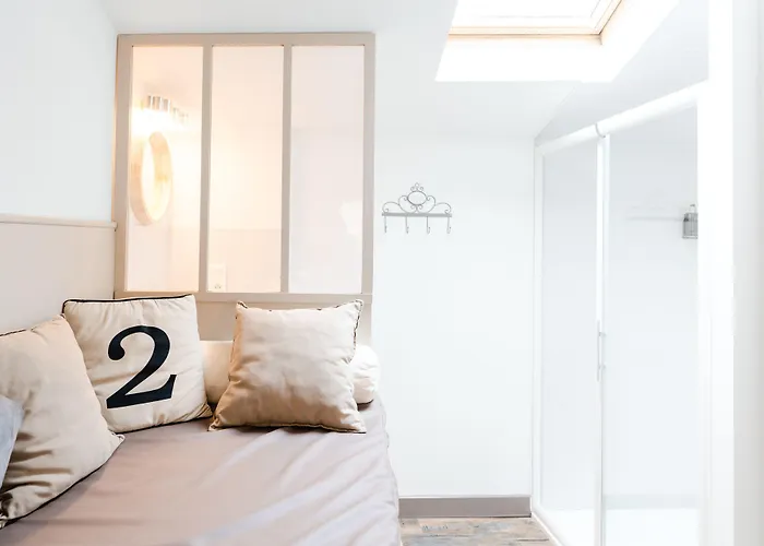 La Maison Gustave Bed & Breakfast 4*