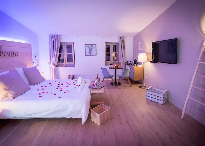La Maison Gustave Bed & Breakfast 4*