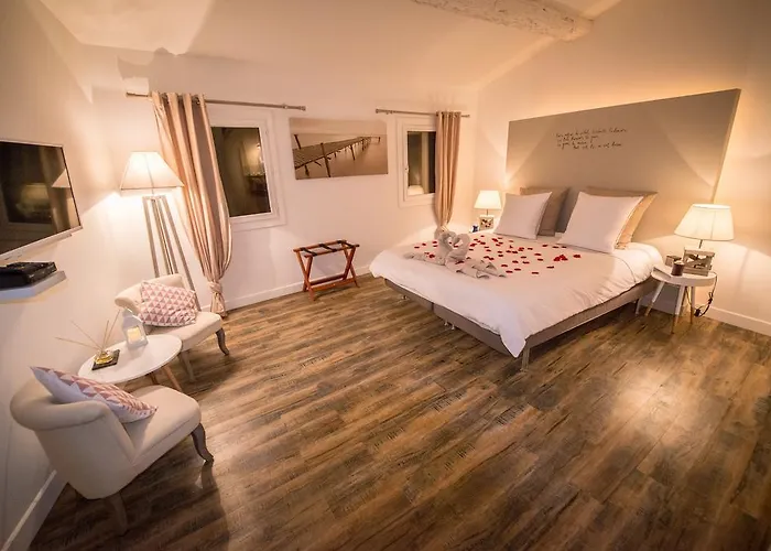 La Maison Gustave Bed & Breakfast 4*
