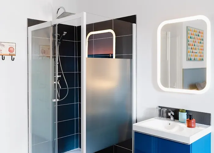 La Maison Gustave Bed & Breakfast 4*